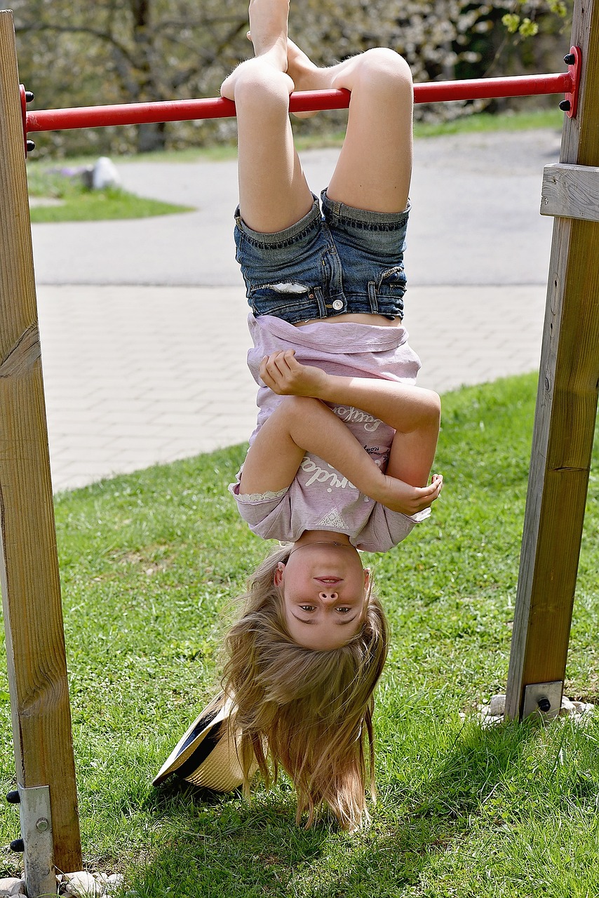 child, girl, do gymnastics-761630.jpg